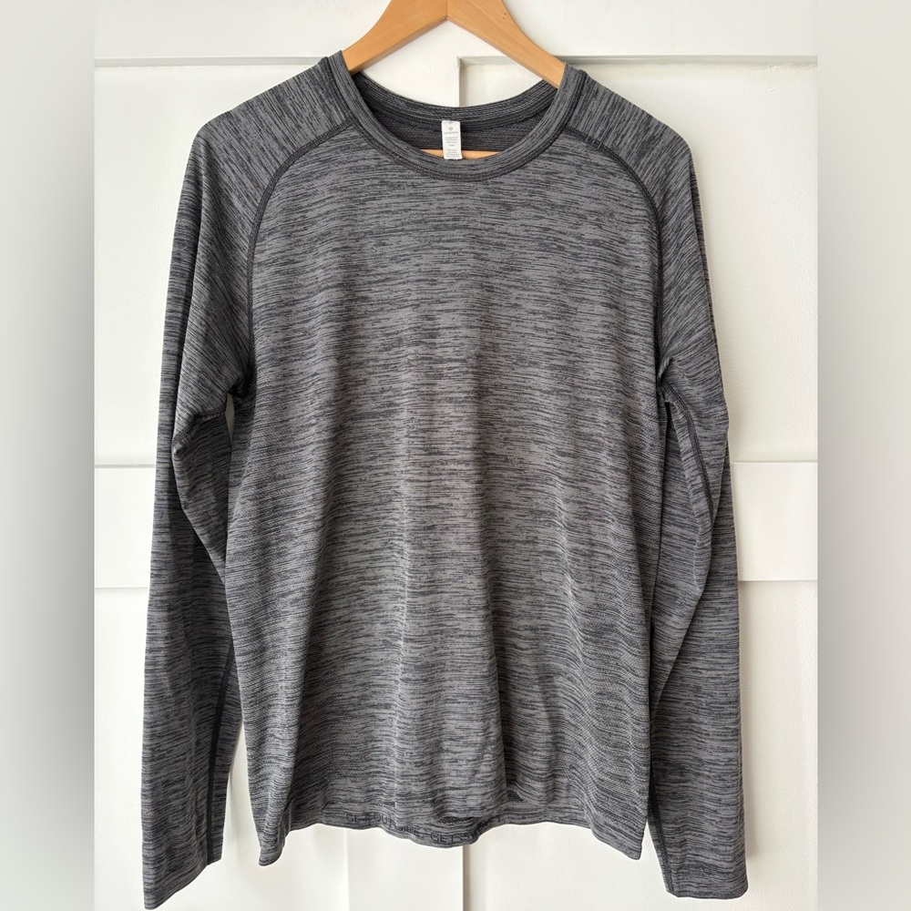Lululemon • Metal Vent Tech Surge Long Sleeve • Size M